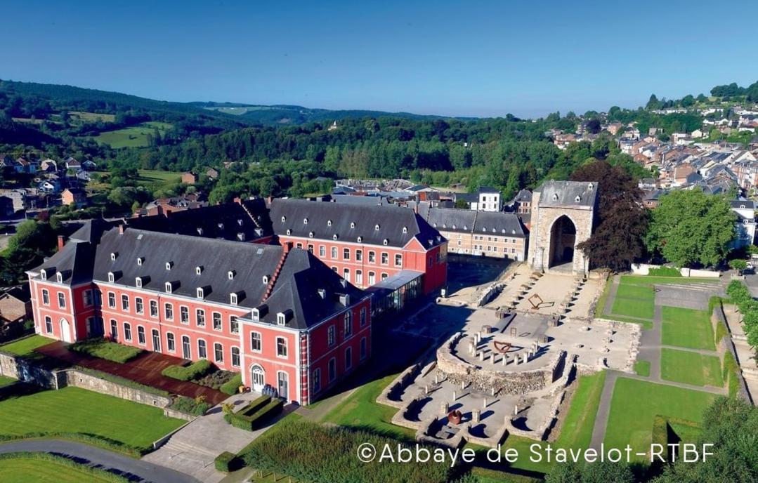 La Pierre Du Diable Acomodação com café da manhã Stavelot Exterior foto